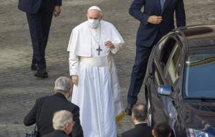 Pope Francis stands outside a car during the general audience June 30, 2021. Pablo Esparza/CNA.